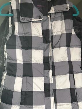 Checkerboard Quilted Puffer Vest - Monochrome Plaid